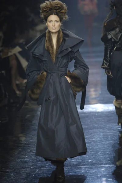 Look 10